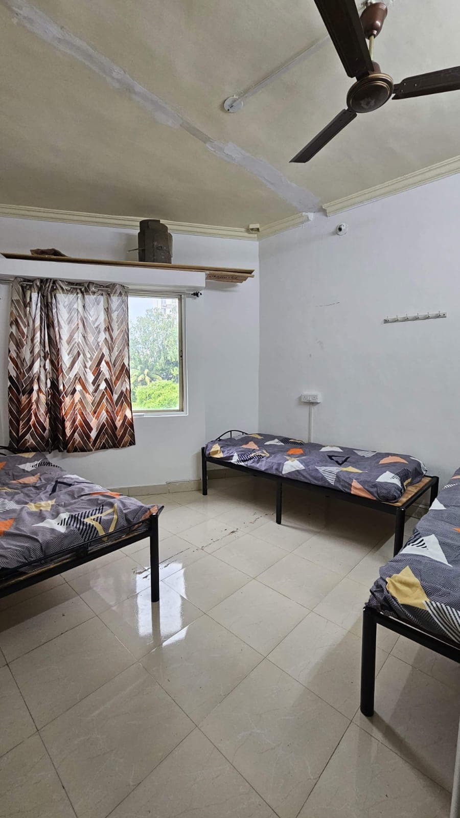 High-Ceiling Triple Sharing Room - Bhati Boys PG Warje Pune